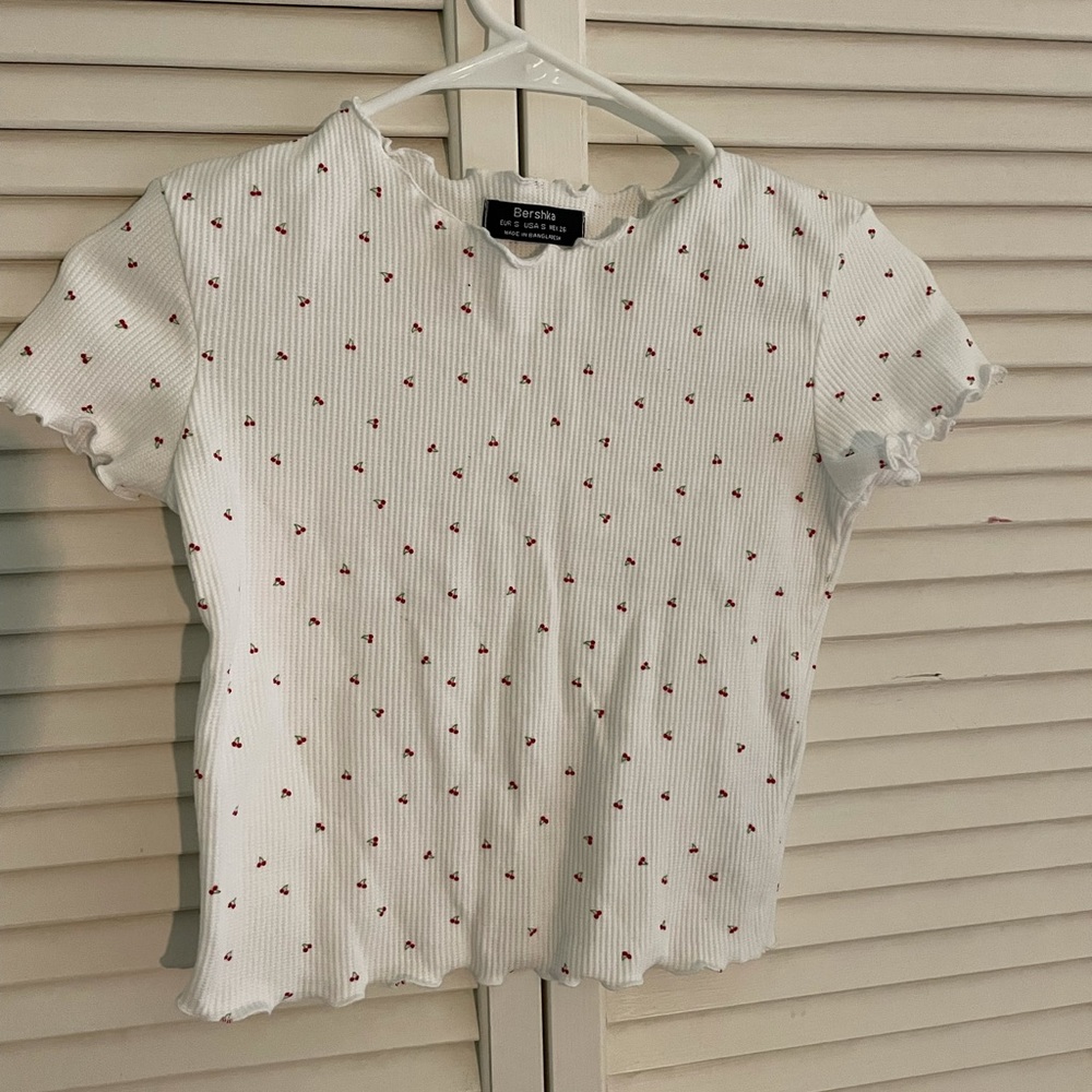 cherry crop top 🍒